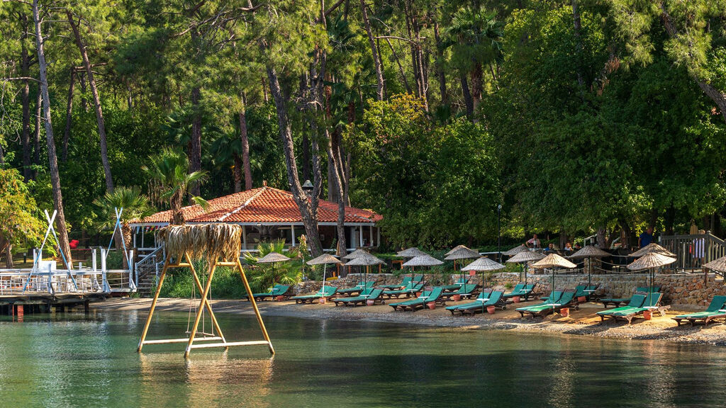 Jaz Samaya Resort