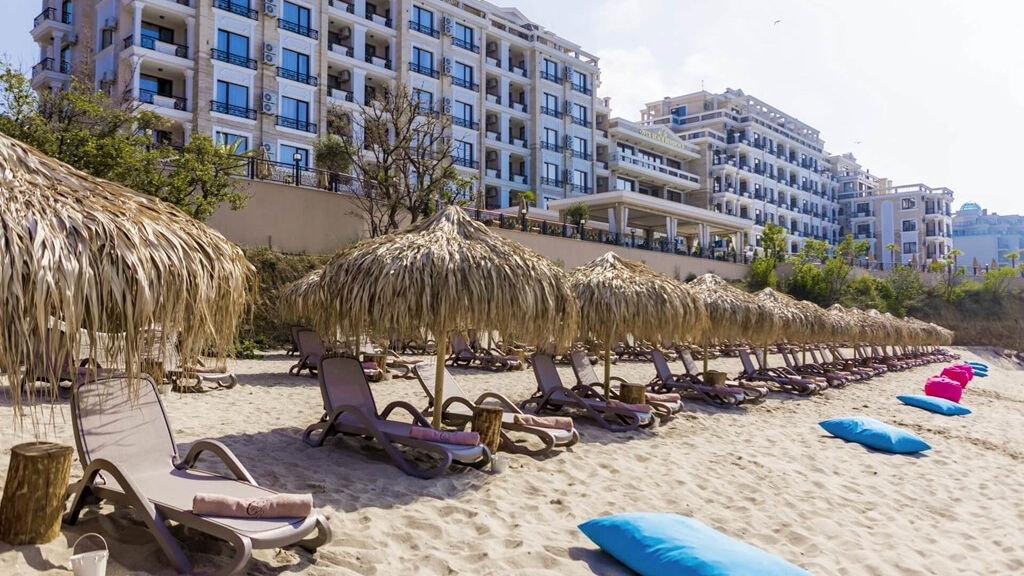 Hotel Onyx Beach Residence