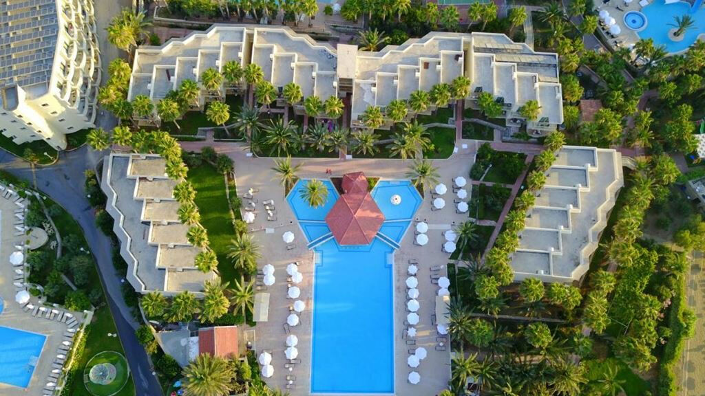 Oscar Resort