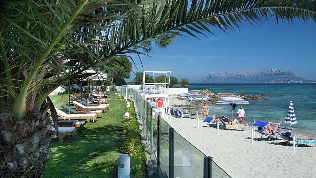 Pelican Beach Resort