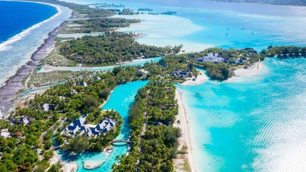 Hotel St. Regis Bora Bora Resort