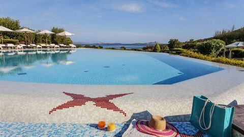 Náhled objektu Ea Bianca Luxury Resort, Baia Sardinia, ostrov Sardinie, Itálie a Malta