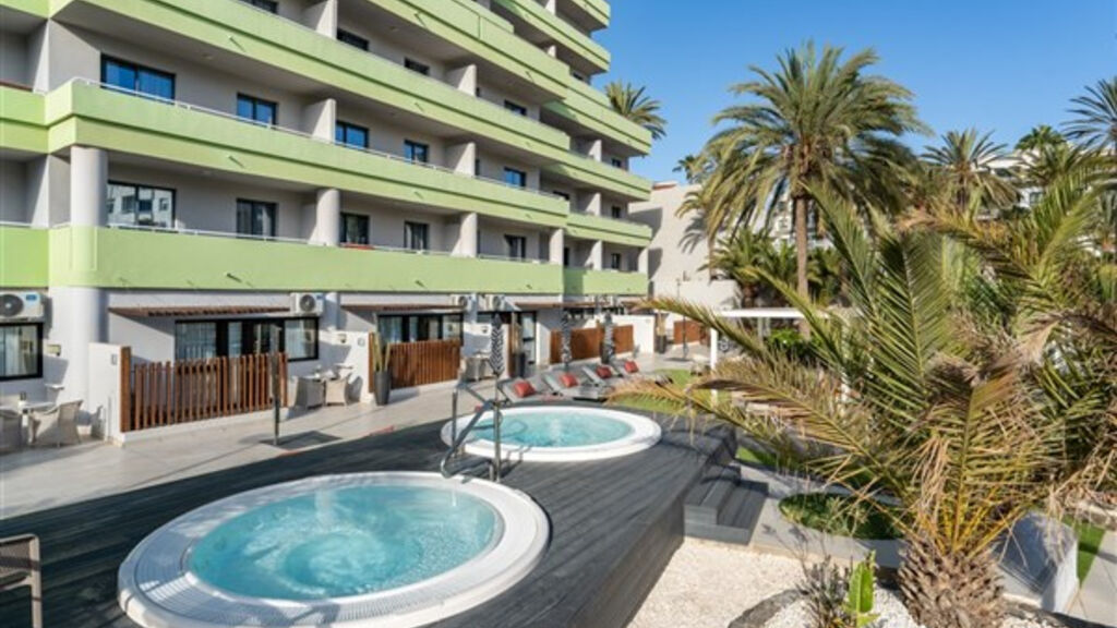Anamar Suites