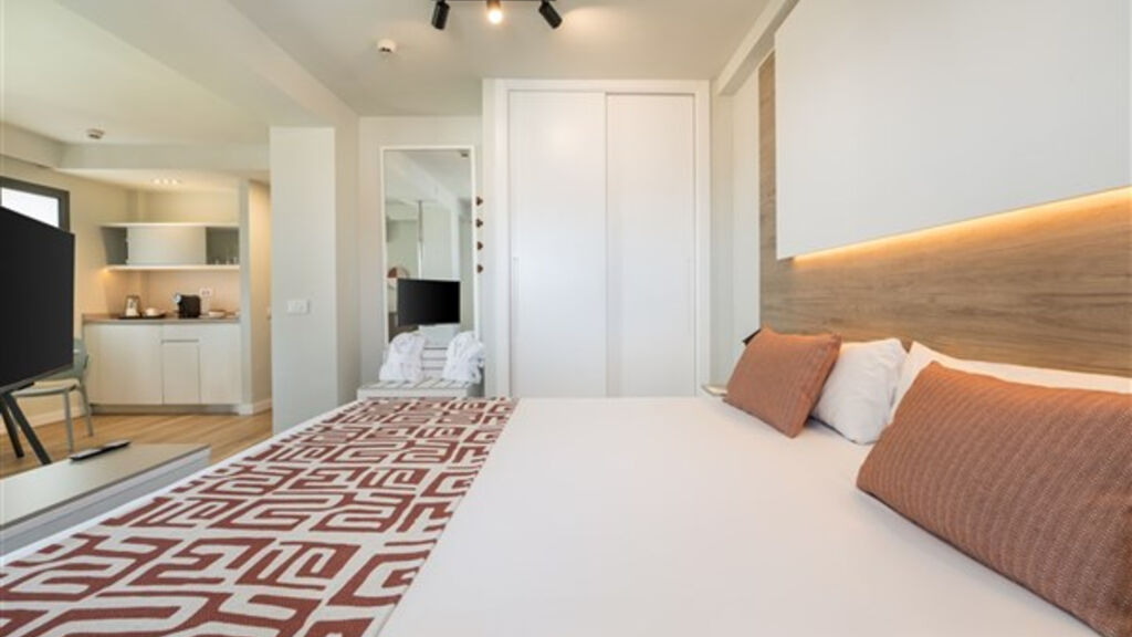 Anamar Suites