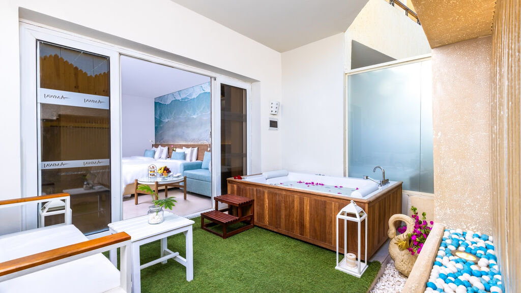 Amwaj Oyoun Resort