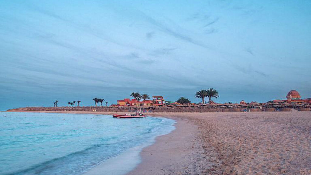 Abu Dabbab Beach & Resort