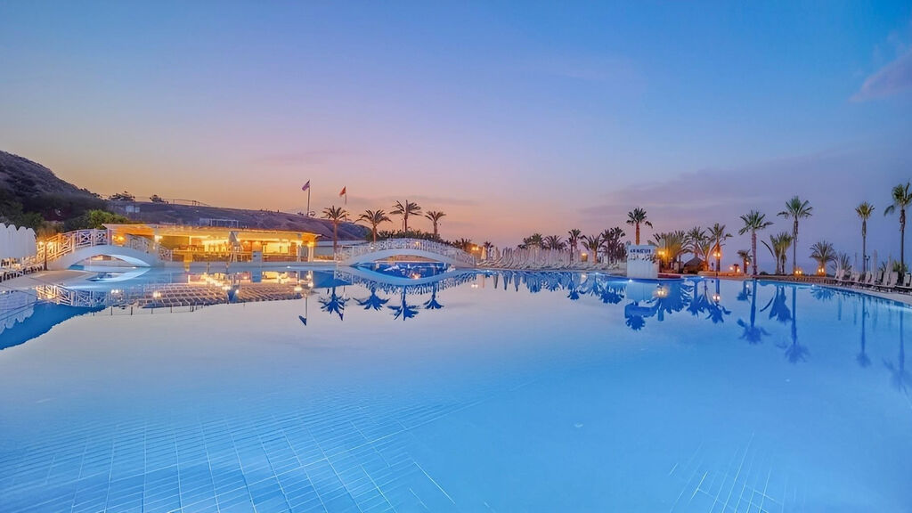 Acapulco Beach & Spa Resort