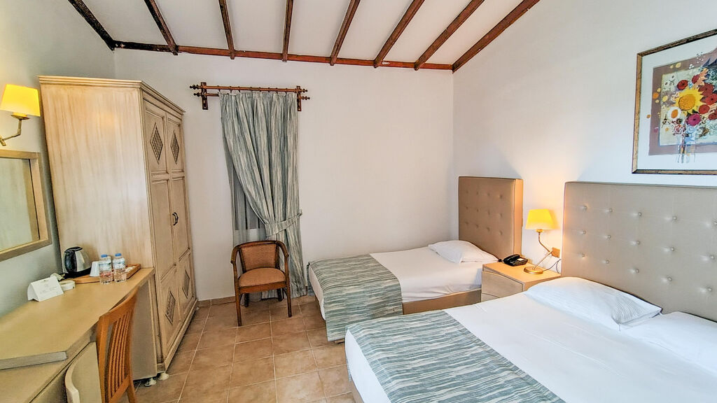 Acapulco Beach & Spa Resort