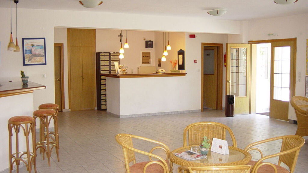 Acrotel Lily Ann Beach