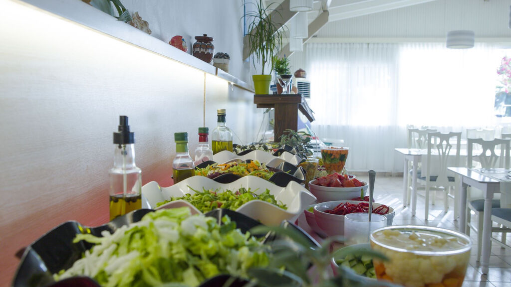 Acrotel Lily Ann Beach