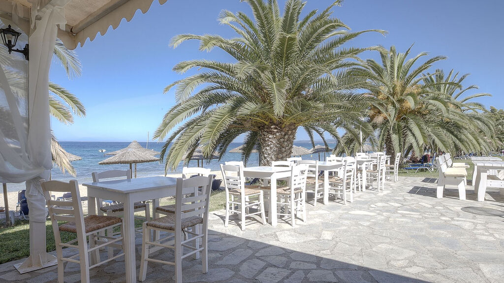 Acrotel Lily Ann Beach