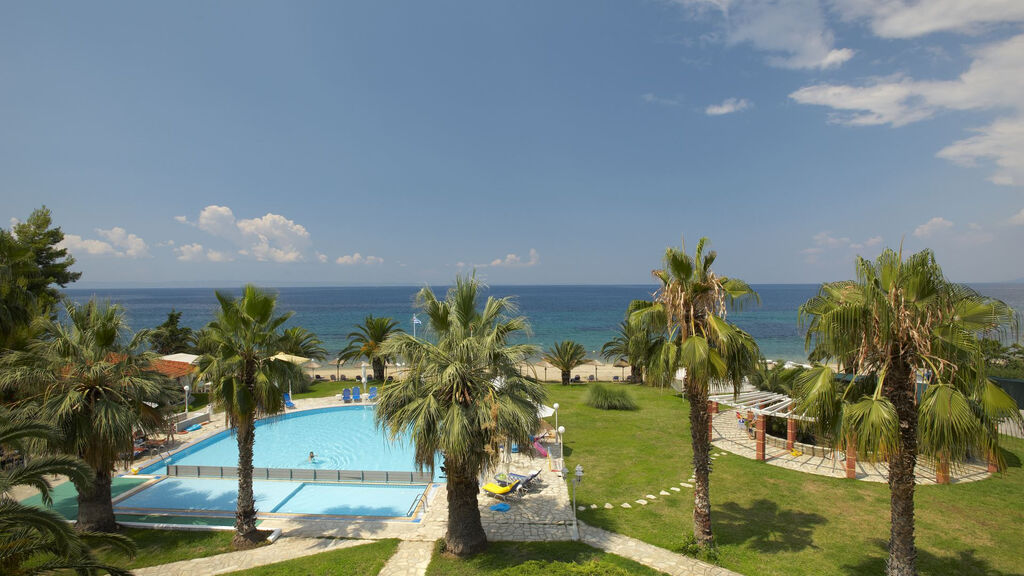 Acrotel Lily Ann Beach