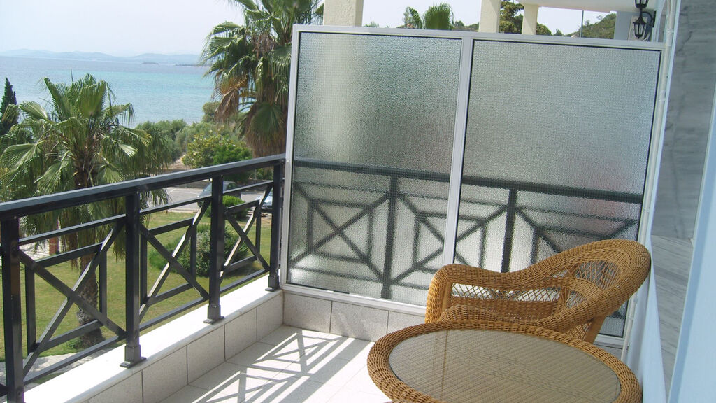 Acrotel Lily Ann Beach