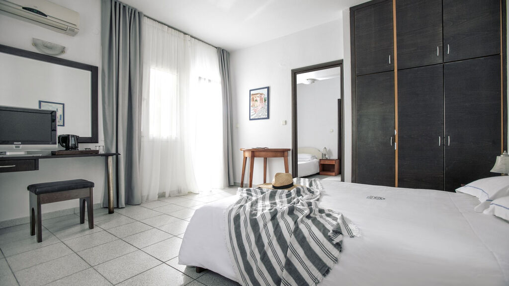 Acrotel Lily Ann Beach