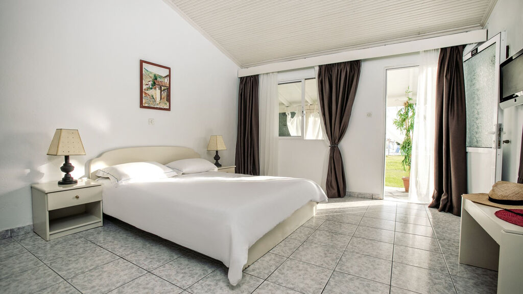 Acrotel Lily Ann Beach