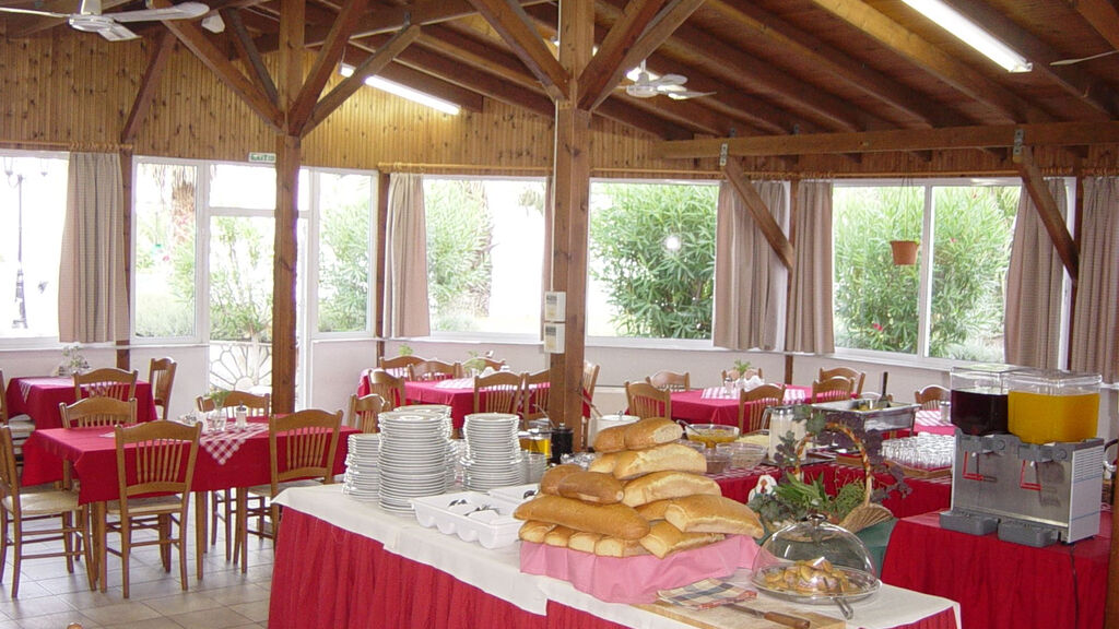 Acrotel Lily Ann Beach