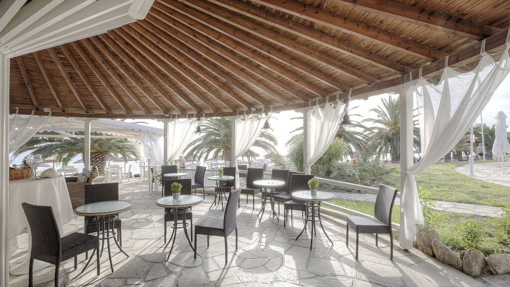 Acrotel Lily Ann Beach