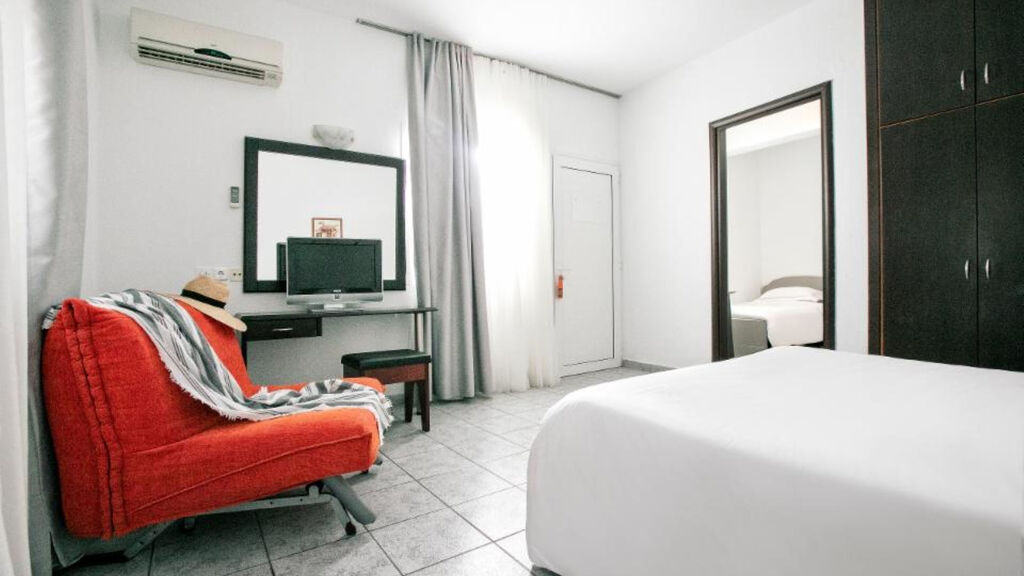 Acrotel Lily Ann Beach