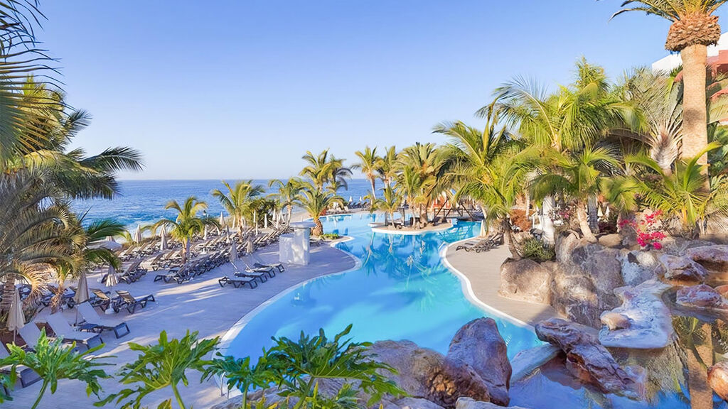 Adrian Hoteles Roca Nivaria Gran