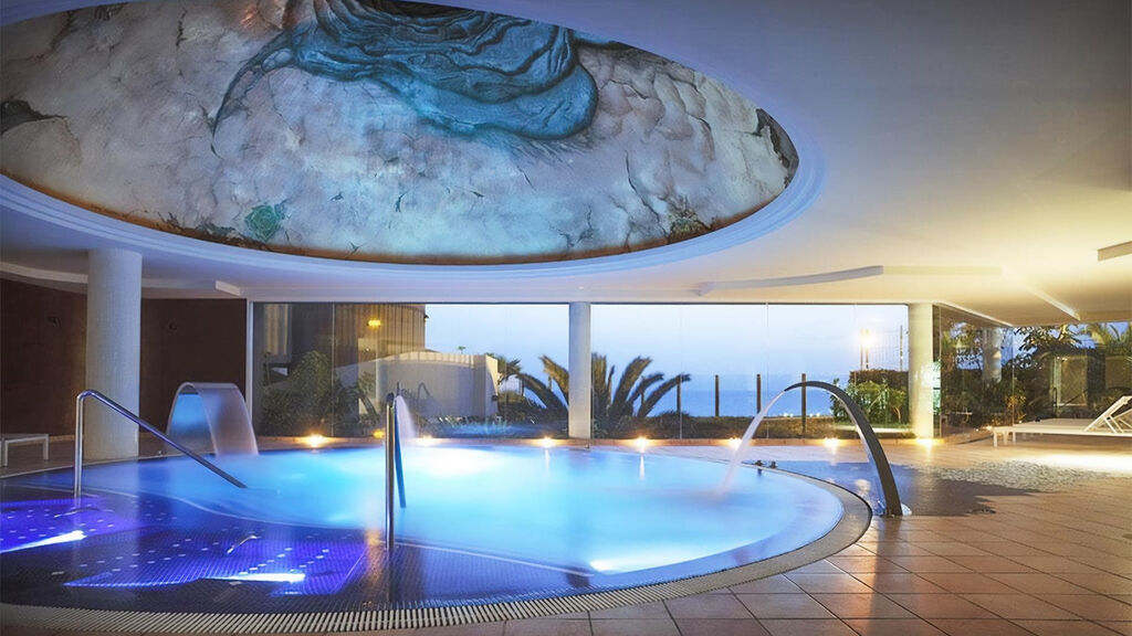 Adrian Hoteles Roca Nivaria Gran