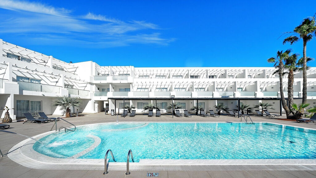 Aequora Lanzarote Suites