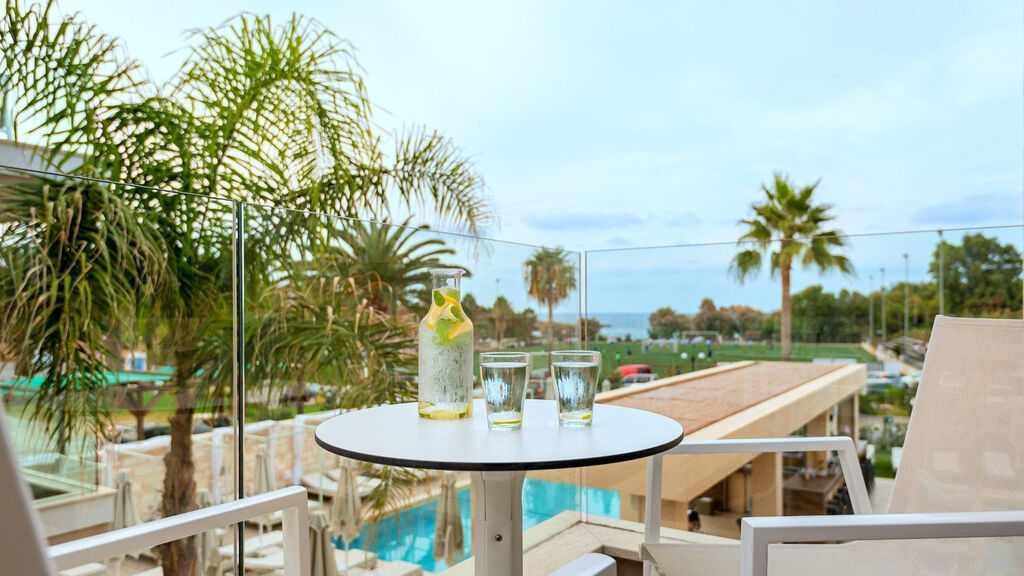 Airis Boutique & Suites