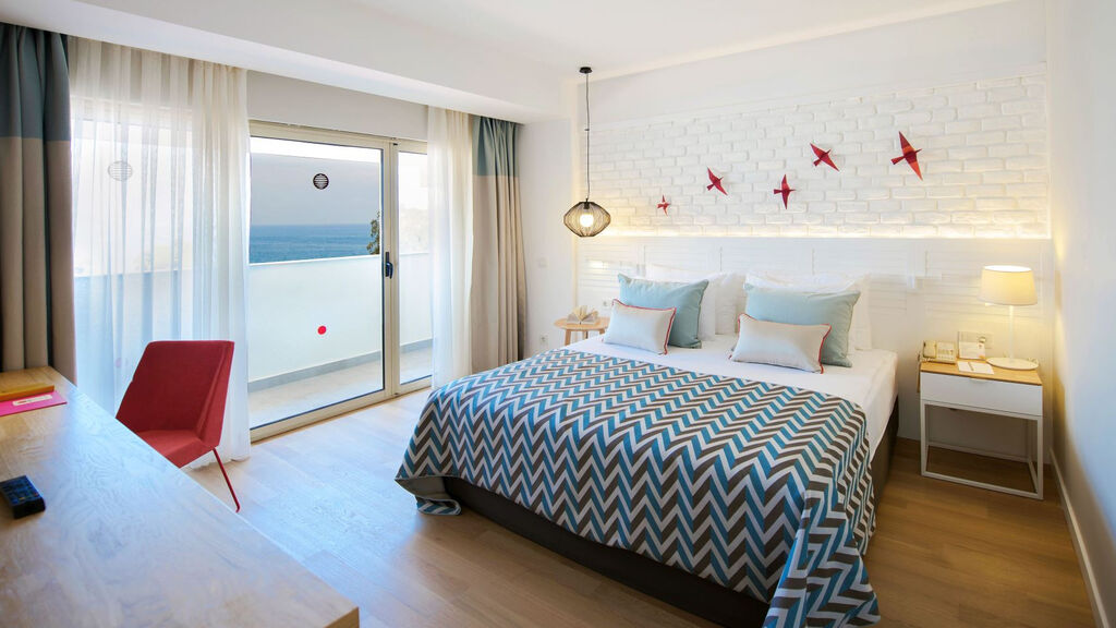 Akra Kemer