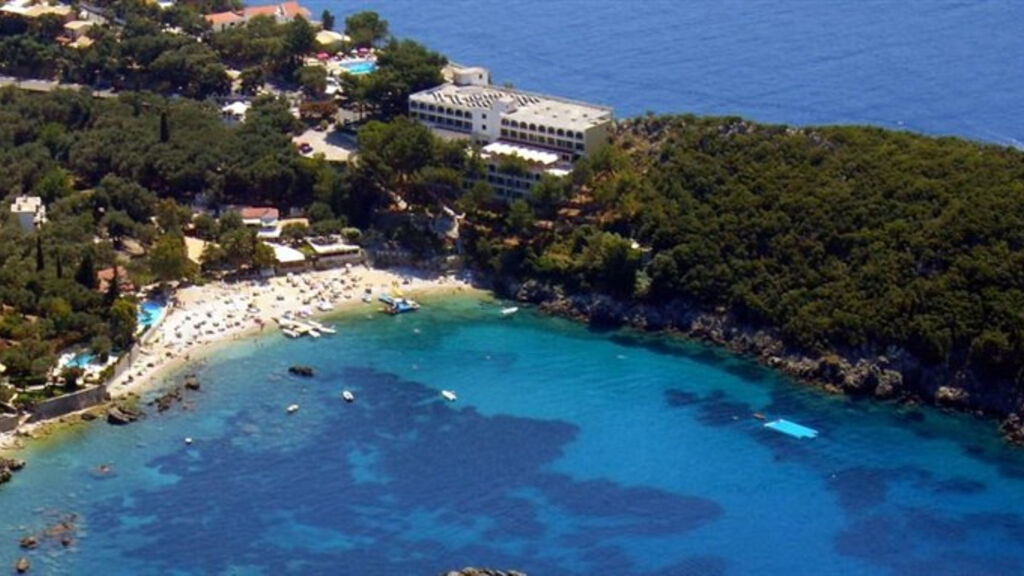 Akrotiri Beach