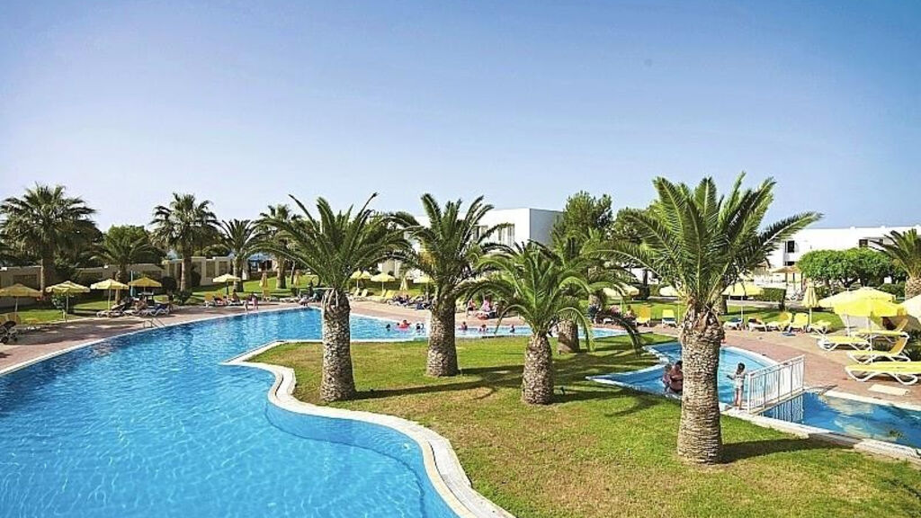 E Geo Ex. Holiday Village