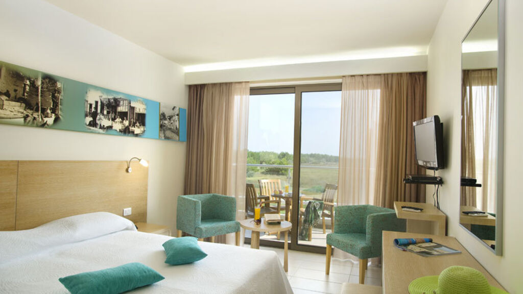 Alea Hotel & Suites