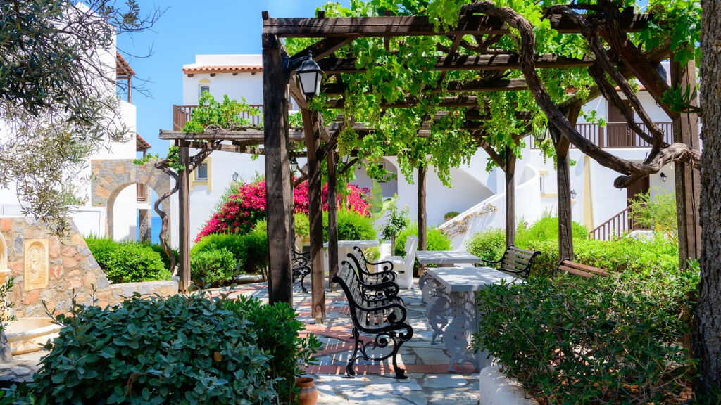 Alexander Beach Hotel & Village Resort