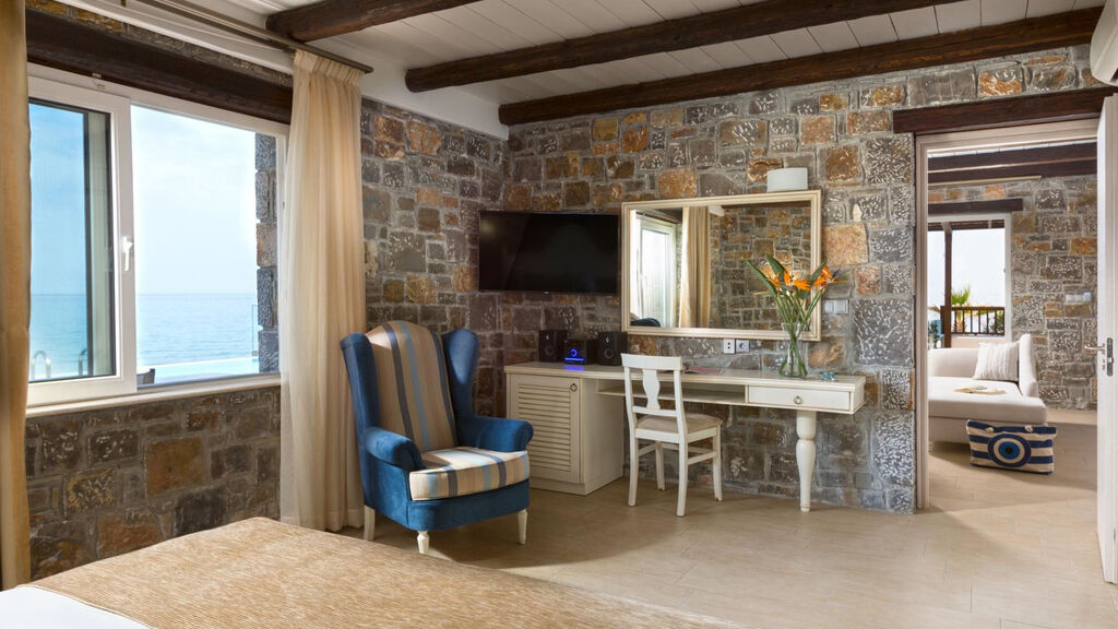 Alexander Beach Hotel & Village Resort