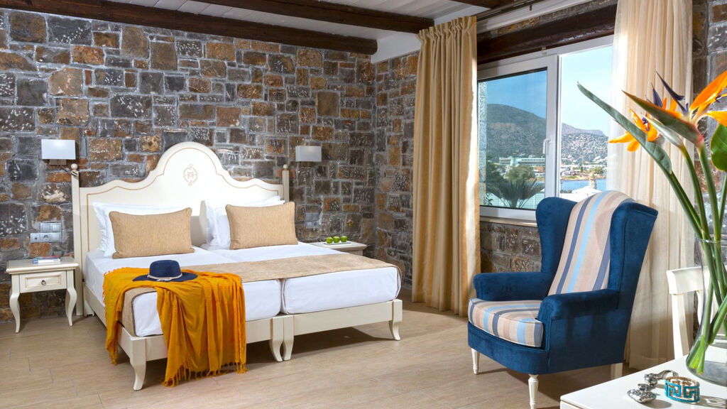 Alexander Beach Hotel & Village Resort