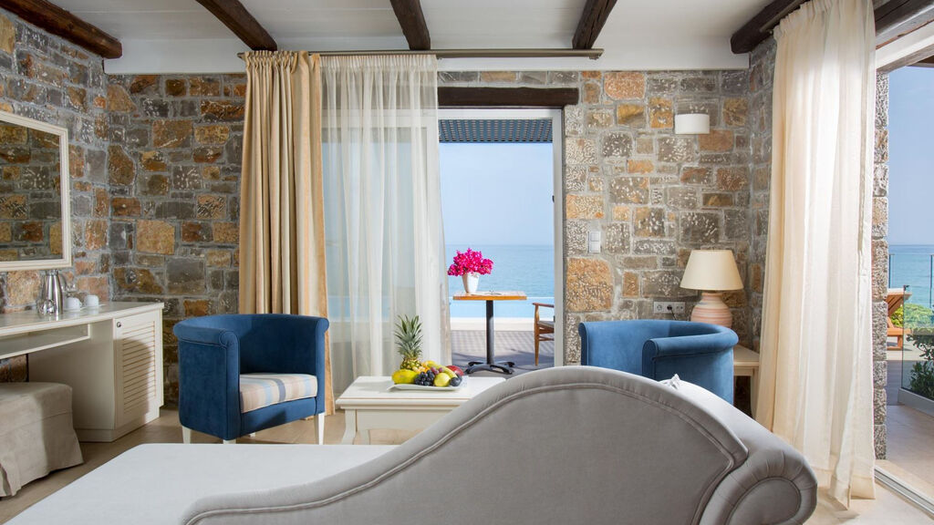 Alexander Beach Hotel & Village Resort