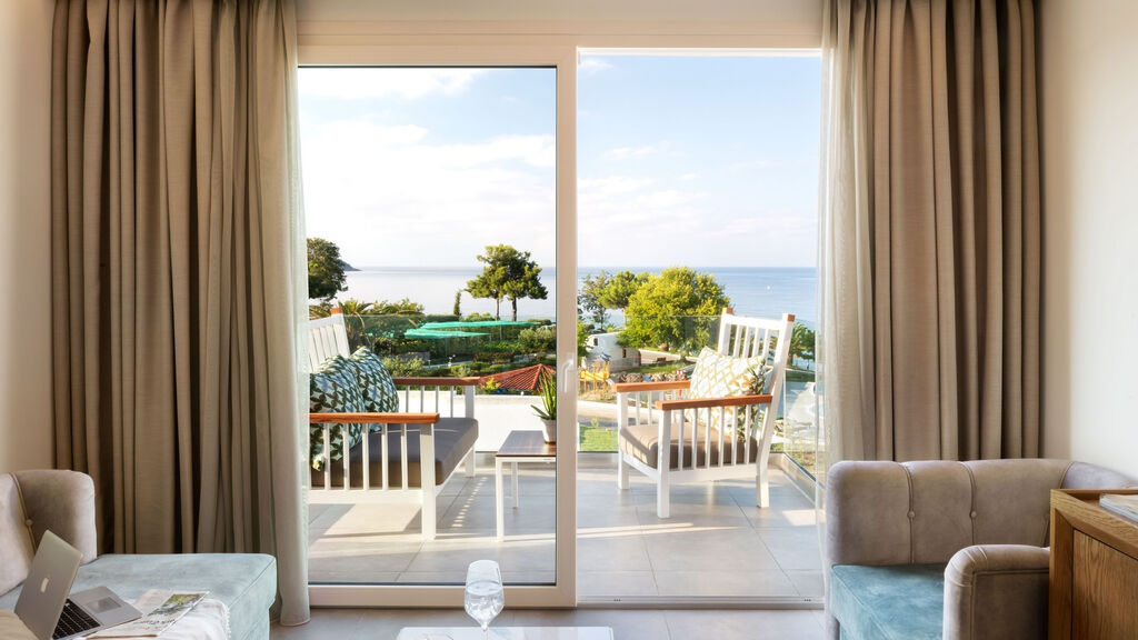 Alexandra Elegance Family Luxury