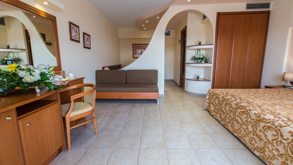 Alexandros Palace Hotel & Suites