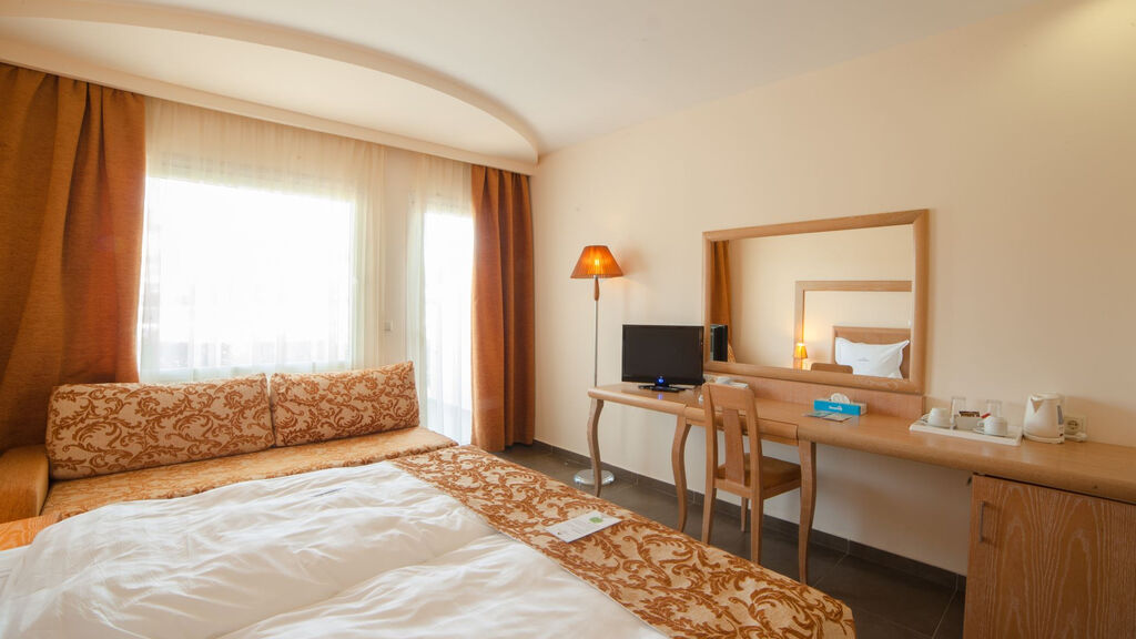 Alexandros Palace Hotel & Suites