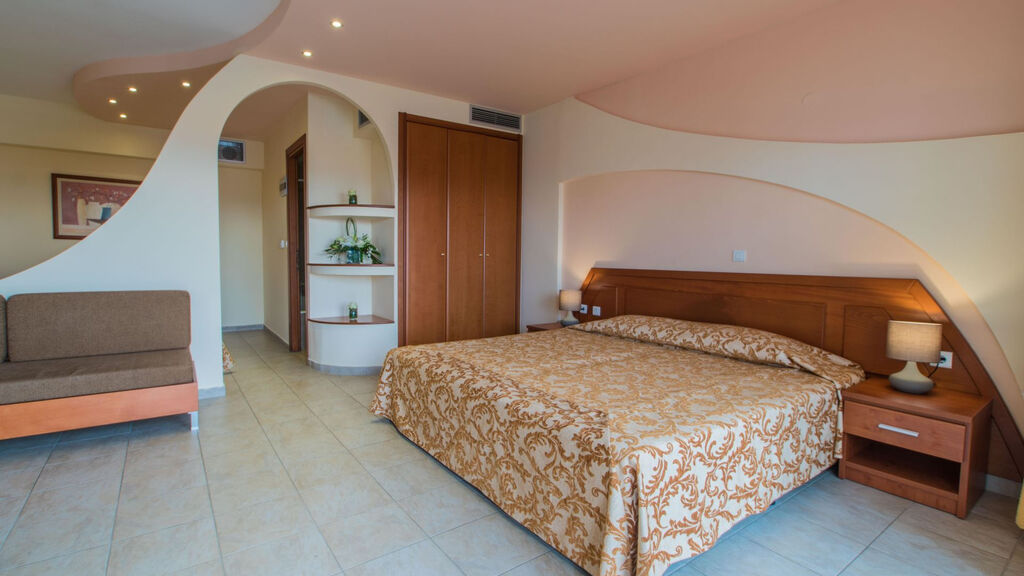 Alexandros Palace Hotel & Suites