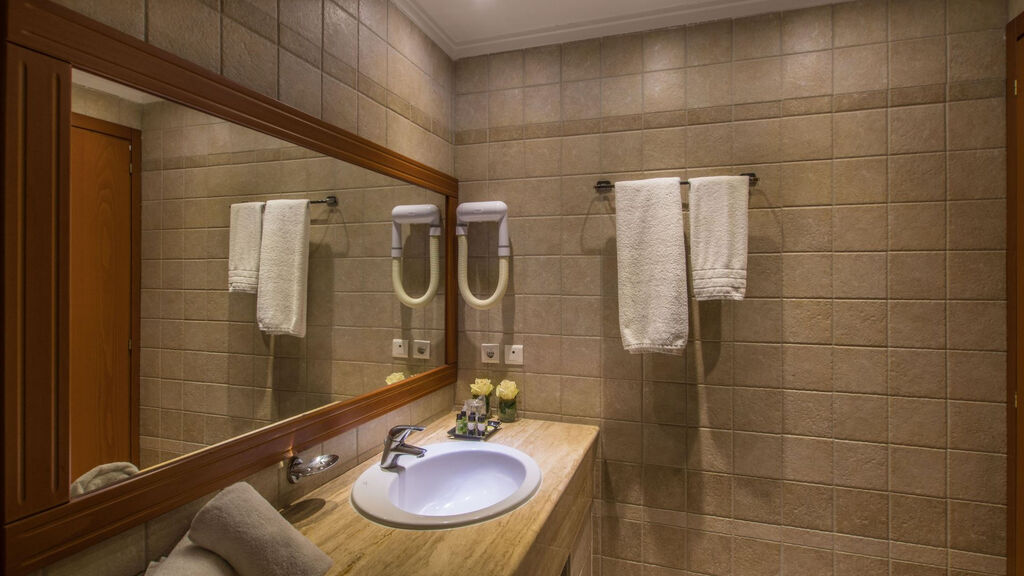 Alexandros Palace Hotel & Suites