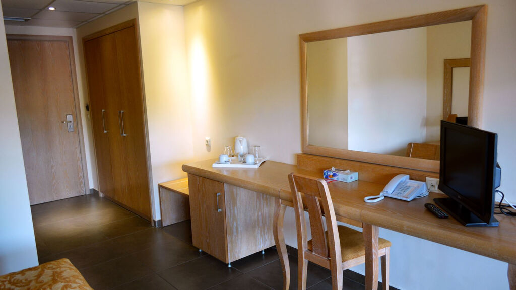 Alexandros Palace Hotel & Suites