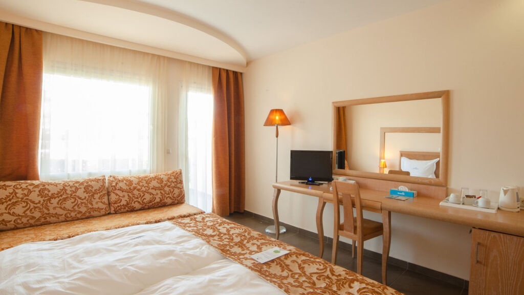 Alexandros Palace Hotel & Suites