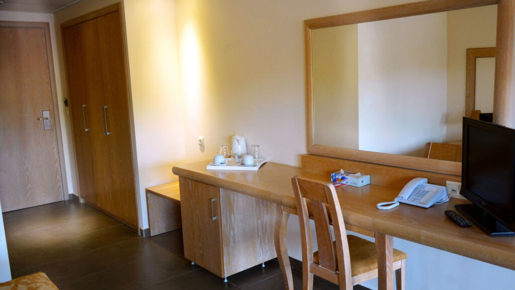 Alexandros Palace Hotel & Suites