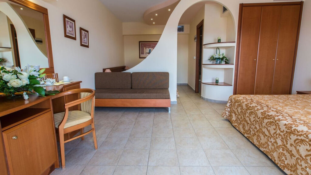Alexandros Palace Hotel & Suites