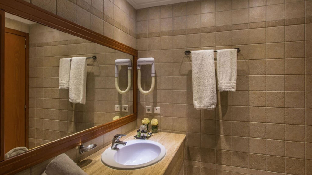 Alexandros Palace Hotel & Suites