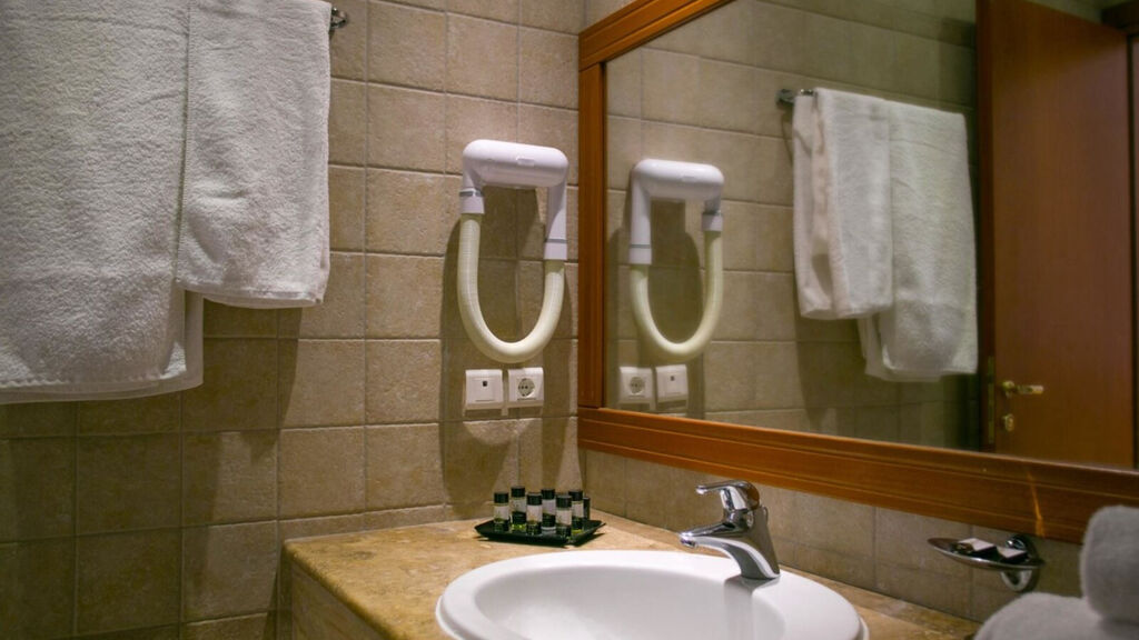 Alexandros Palace Hotel & Suites