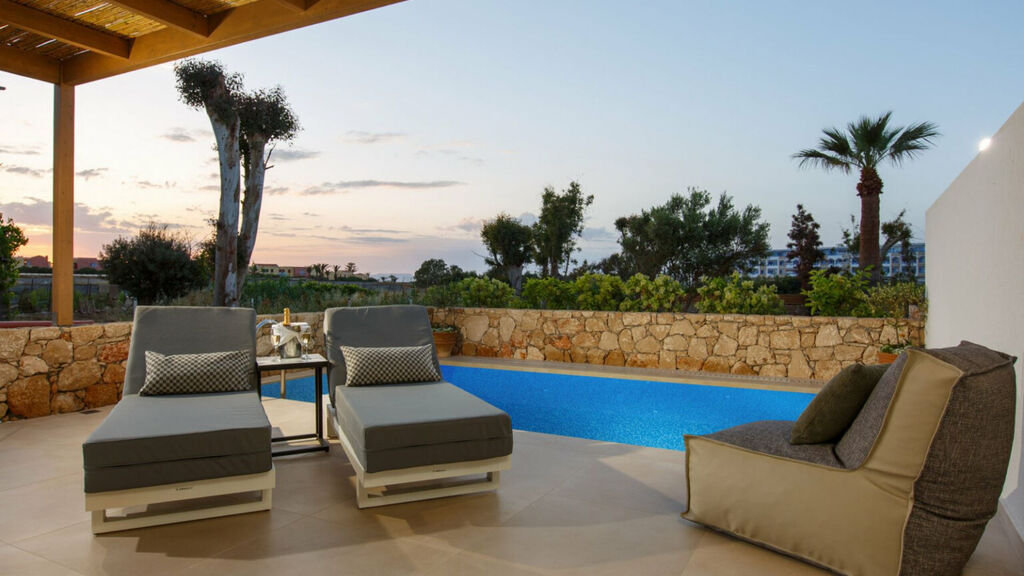 Aloe Boutique Hotel Powered By Anissa Beach