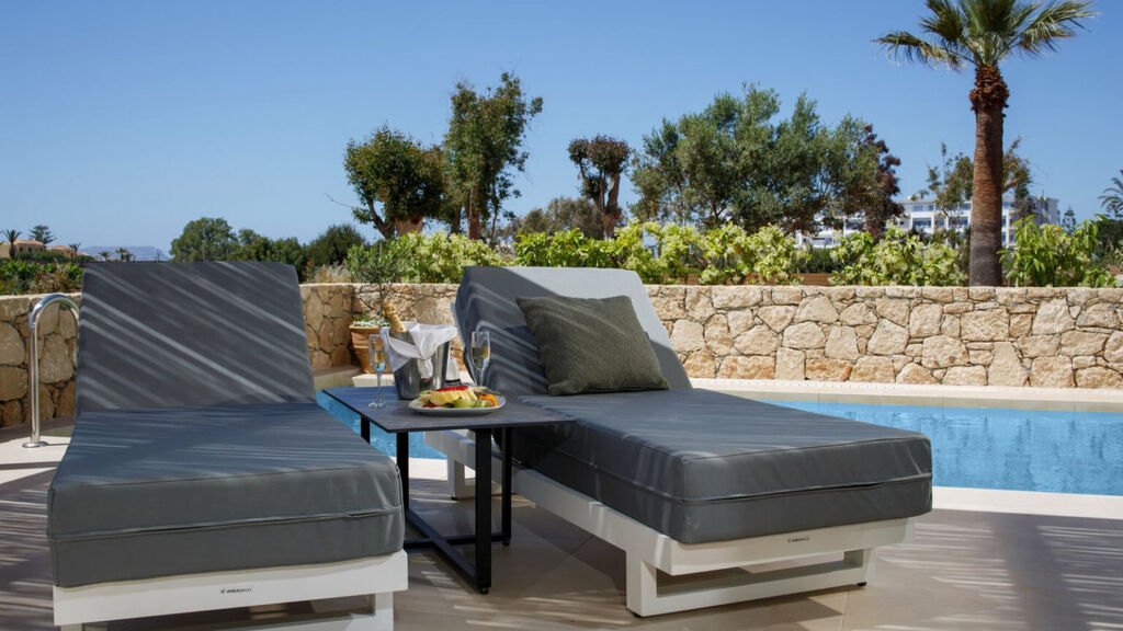 Aloe Boutique Hotel Powered By Anissa Beach