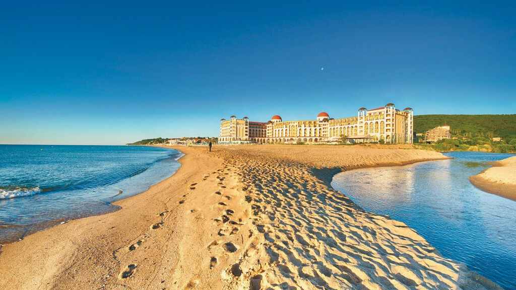 Alua Helios Bay