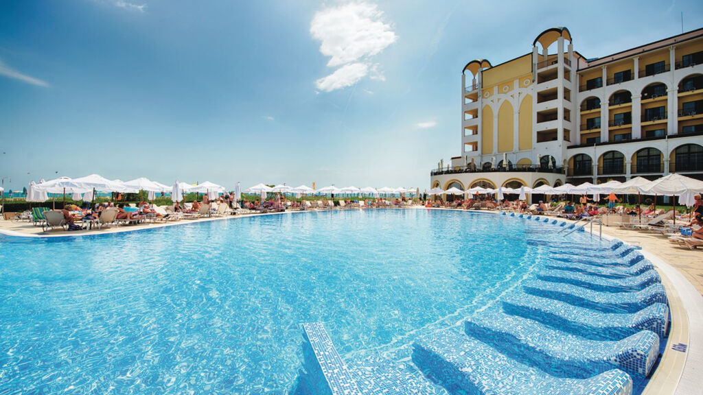 Alua Helios Bay