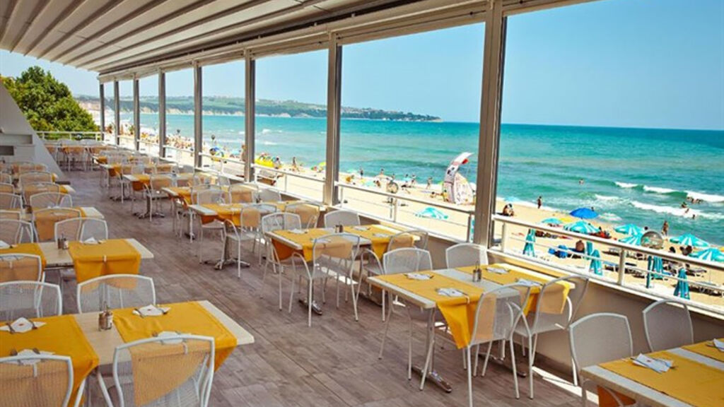 AluaSun Helios Beach